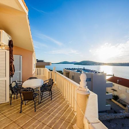 Apartamenty Z Basenem Ilja Rogoznica (Sibenik-Knin) Eksteriør billede