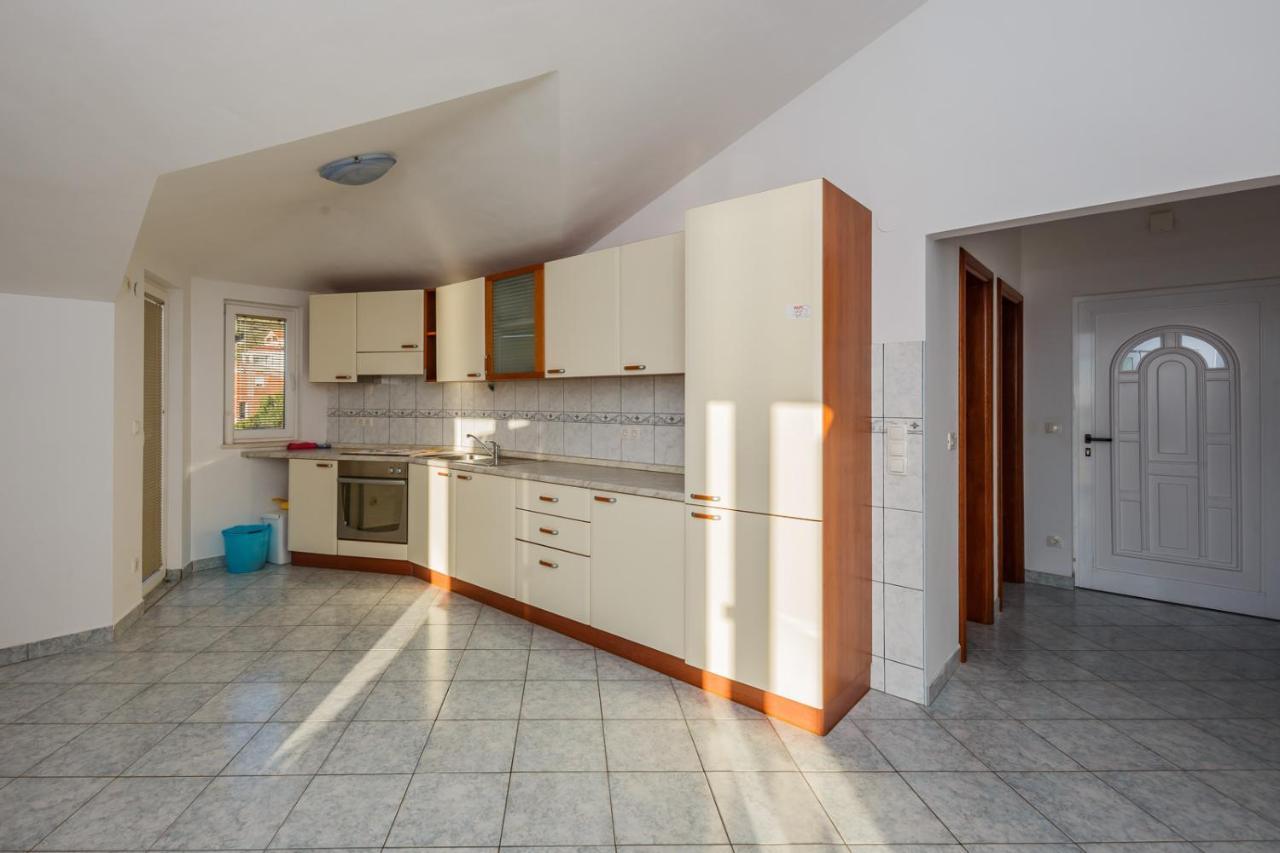 Apartamenty Z Basenem Ilja Rogoznica (Sibenik-Knin) Eksteriør billede