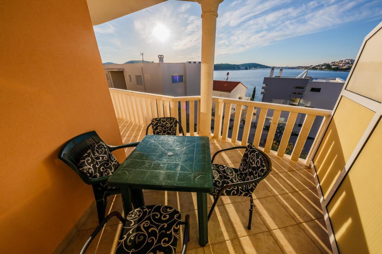 Apartamenty Z Basenem Ilja Rogoznica (Sibenik-Knin) Eksteriør billede