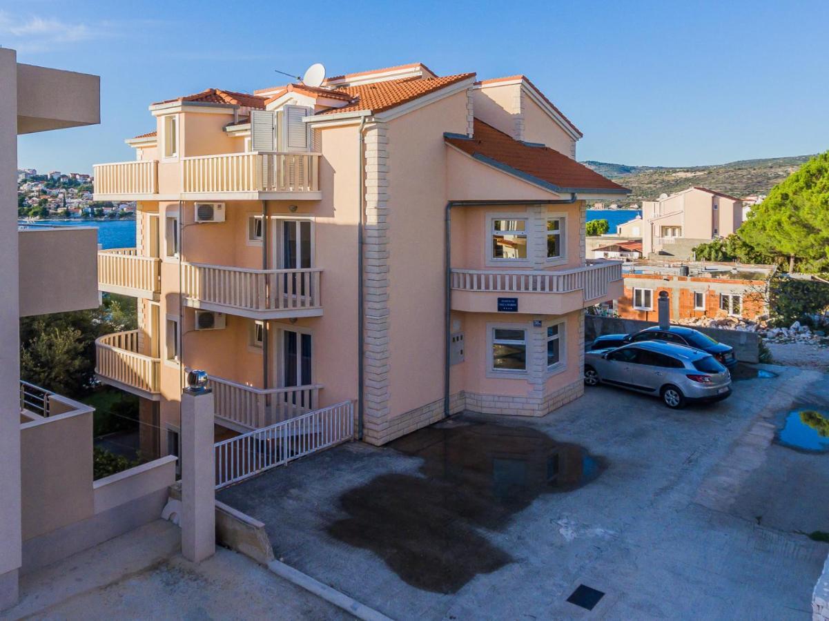 Apartamenty Z Basenem Ilja Rogoznica (Sibenik-Knin) Eksteriør billede